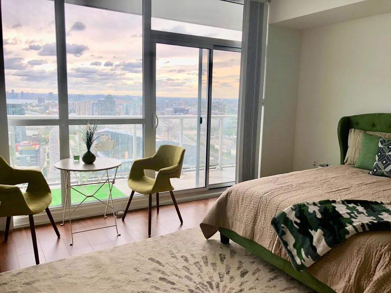 Simply Comfort. Amazing Downtown Apartments Toronto Canadá